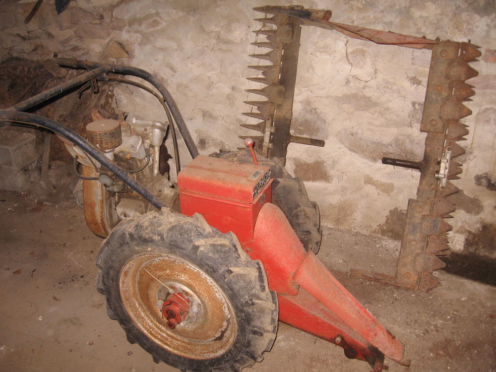 Vends moto faucheuse ancienne pour collection
Jardin