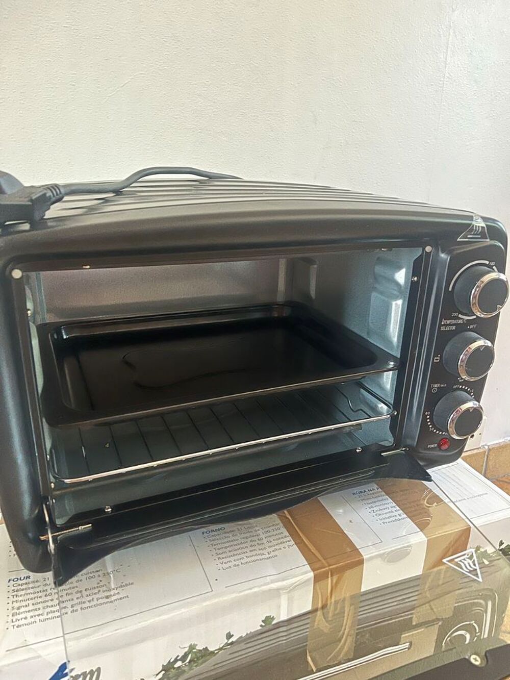 Four &eacute;lectrique Zeam 21 L. Avec bo&icirc;te d'origine Electroménager