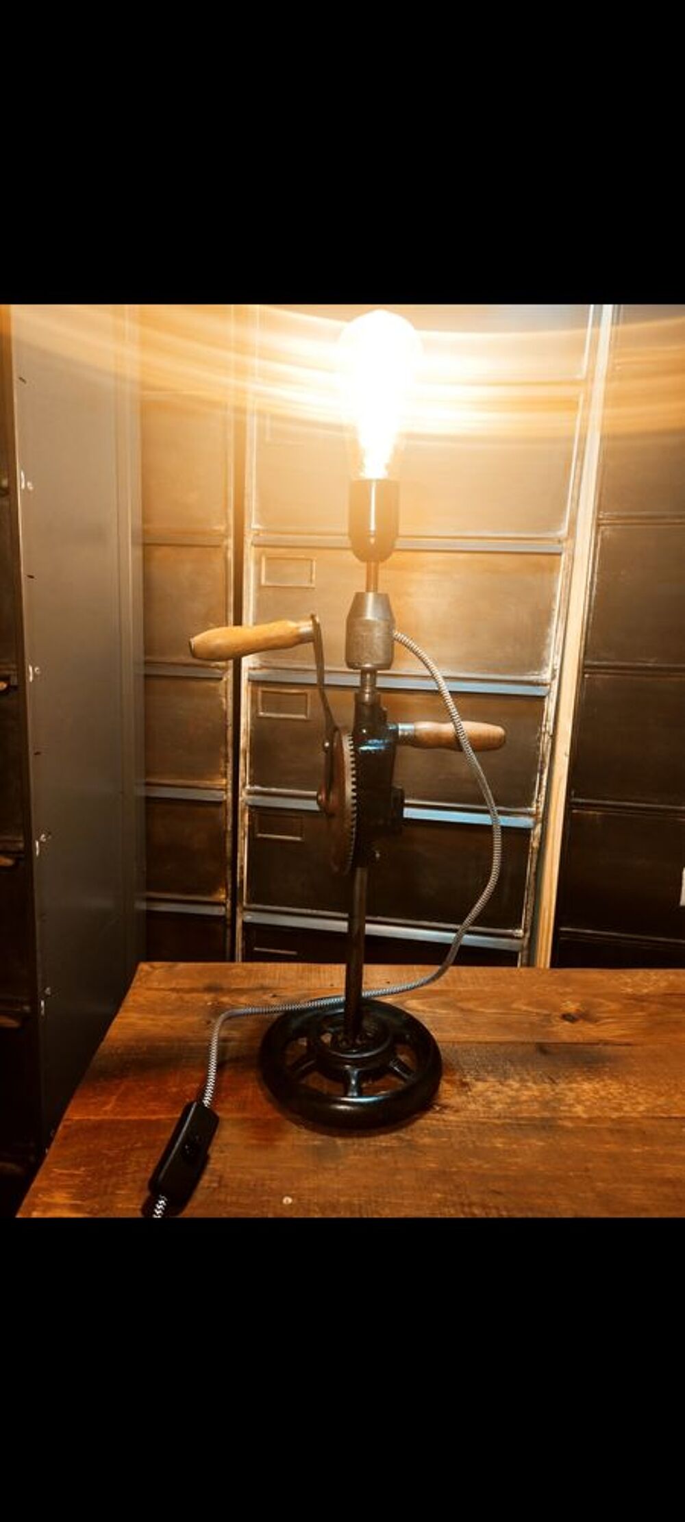 Lampe industrielle ? Pi&egrave;ce unique Décoration