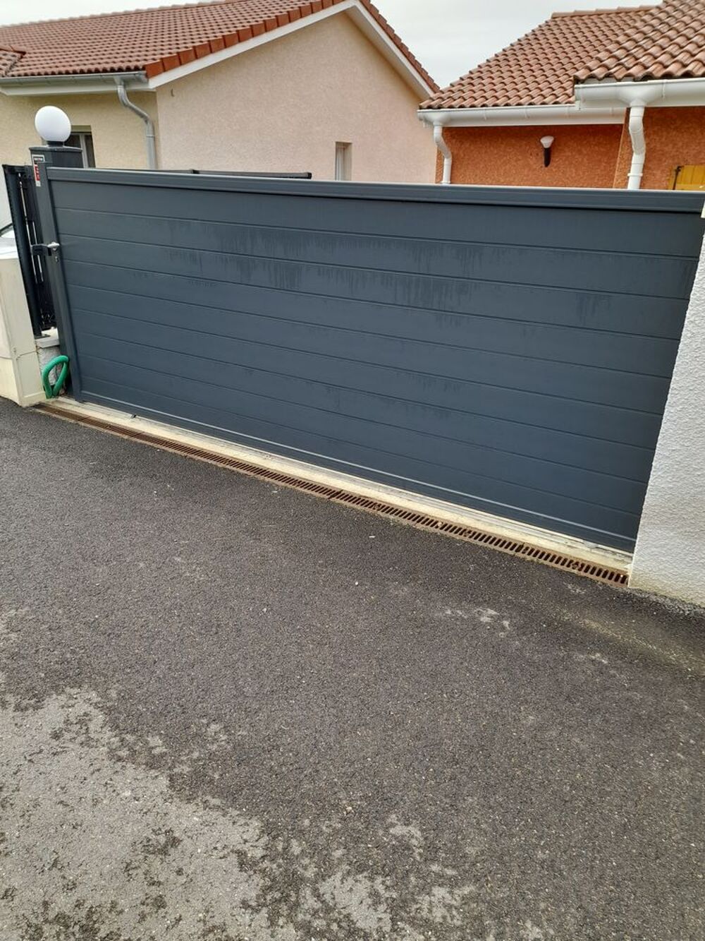 Portail en aluminium et pilier aluminium Bricolage