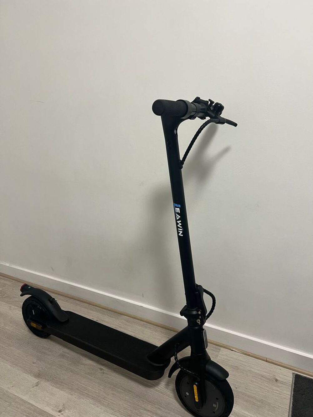 Trottinette &eacute;lectrique Leawin e5pro Vélos