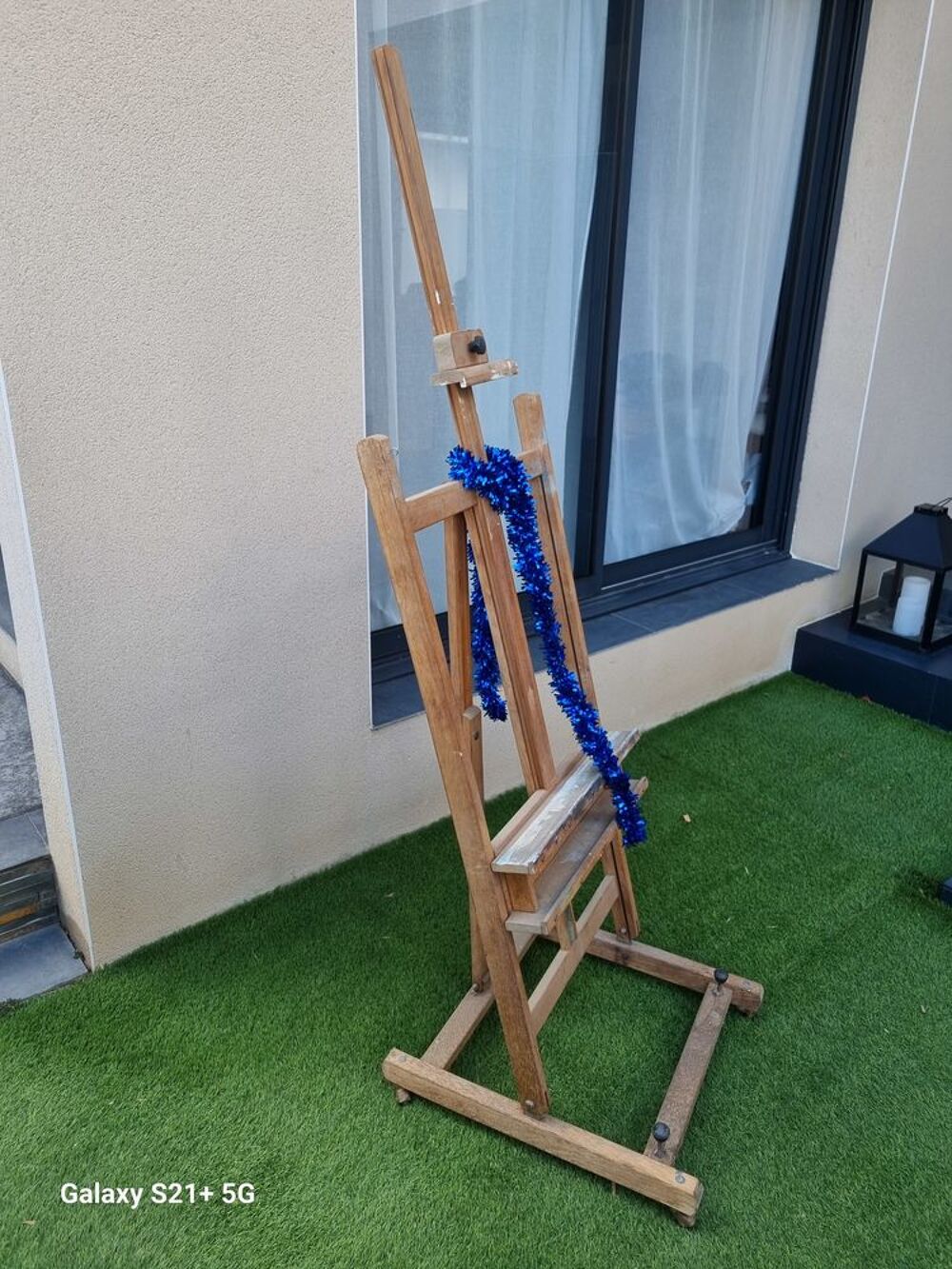 Chevalet d'atelier sur roulettes. Meubles
