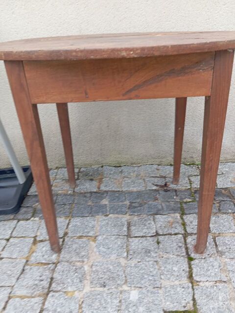 Ancienne petite table en bois 20 Thilouze (37)