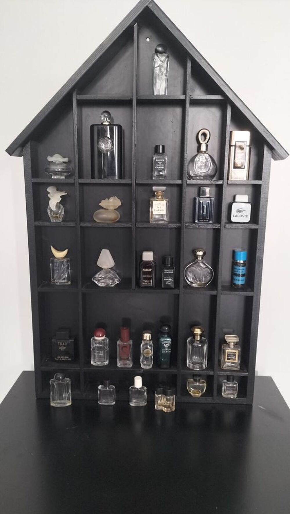 Miniatures de parfums. 