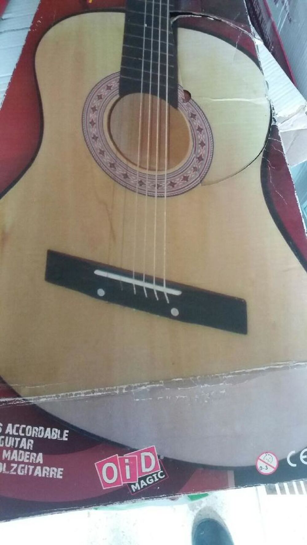 guitare en bois Electroménager