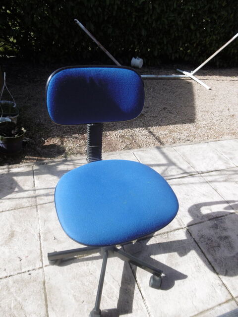 Fauteuil bureau sur roulettes bleu 14 Villars-les-Dombes (01)