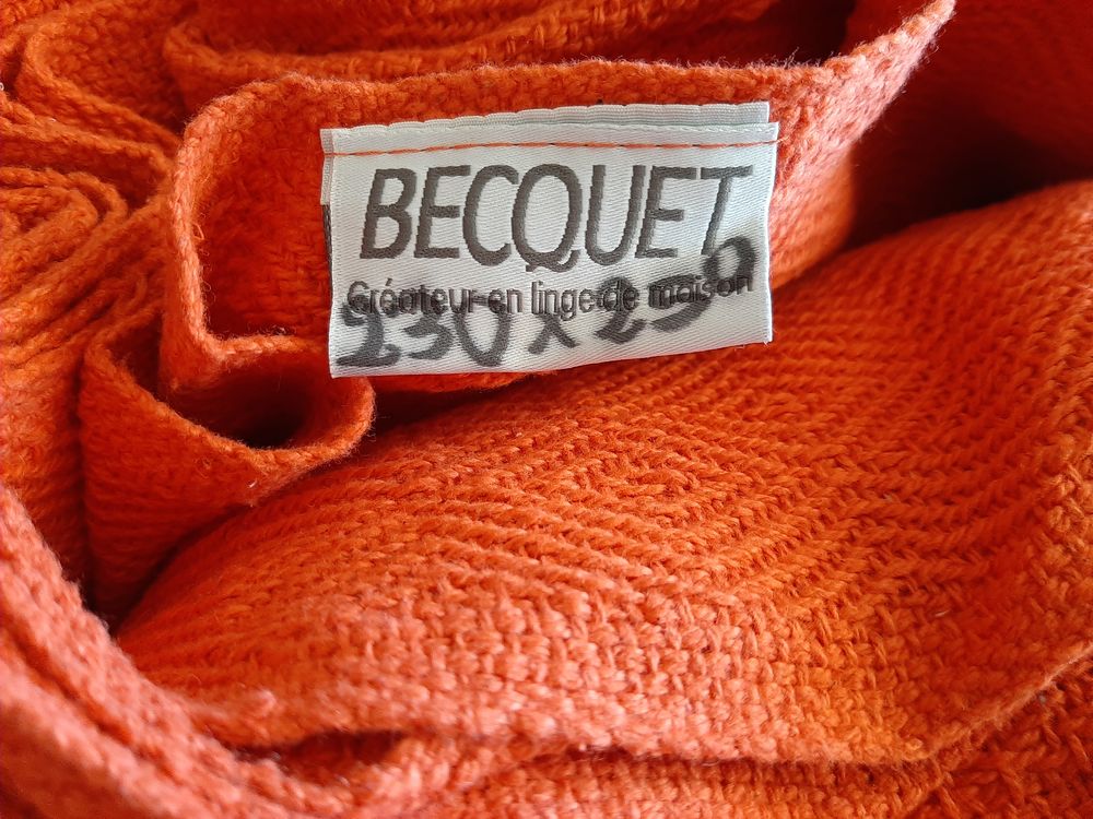 lot de 2 plaids ou jet&eacute;s de lit neufs marque Becquet Décoration