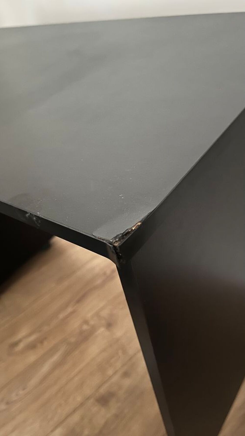 Bureau noir &agrave; roulettes Meubles