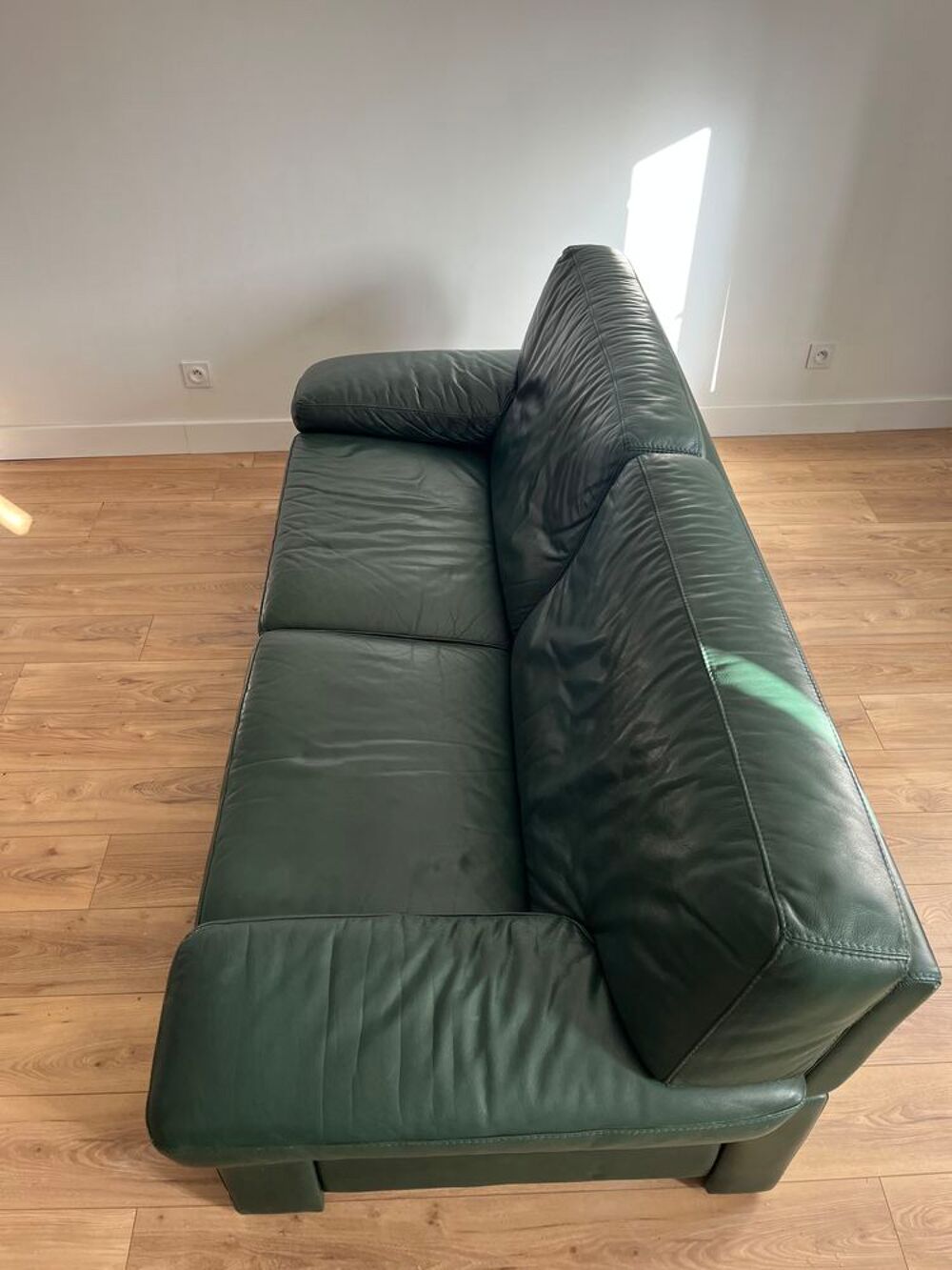 Canap&eacute; en cuir bon &eacute;tat 220 cm Meubles