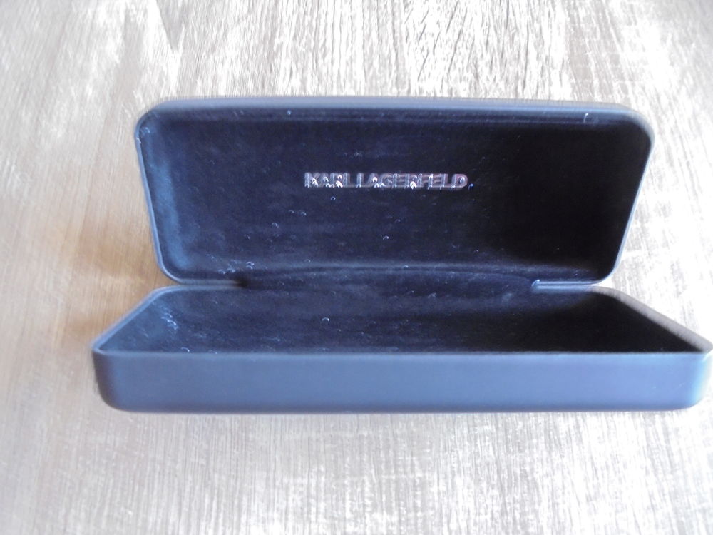Boitier &agrave; lunettes Karl Lagerfeld (27) Maroquinerie