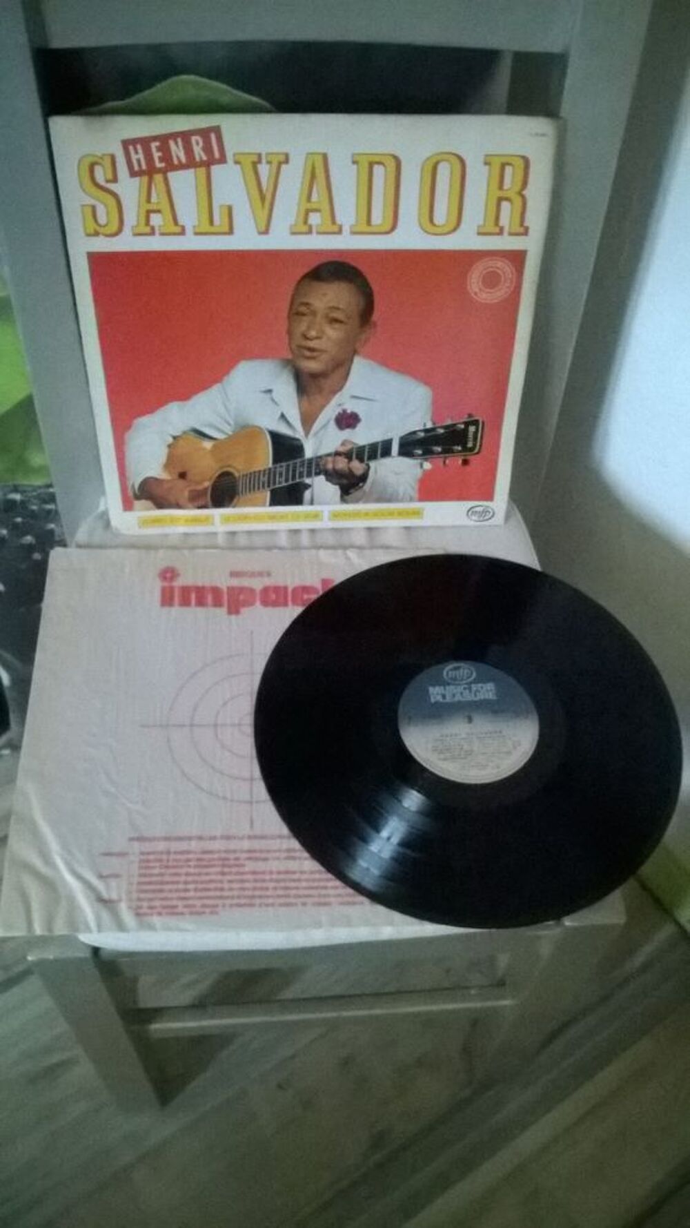 Vinyle Henri Salvador
Zorro Est Arriv&eacute;
1983
Bon etat
Poc CD et vinyles