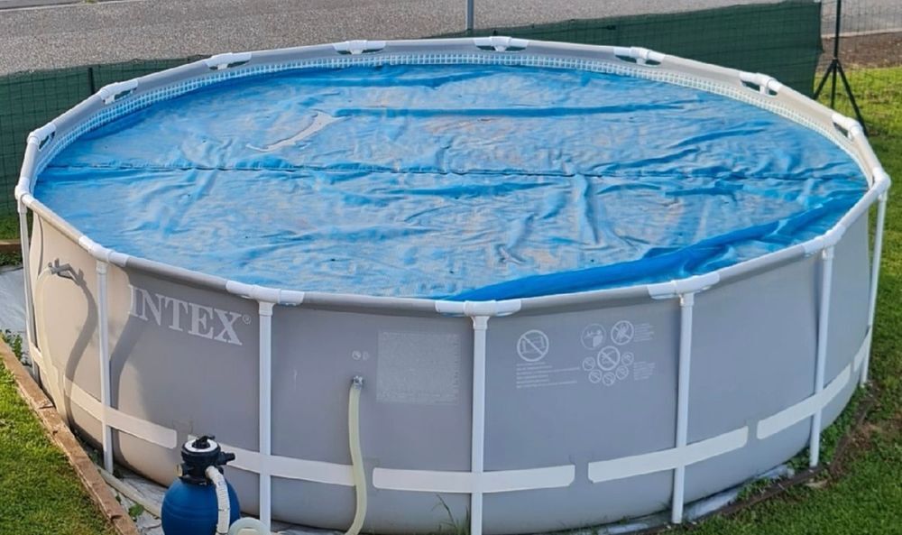 Piscine intex Jardin