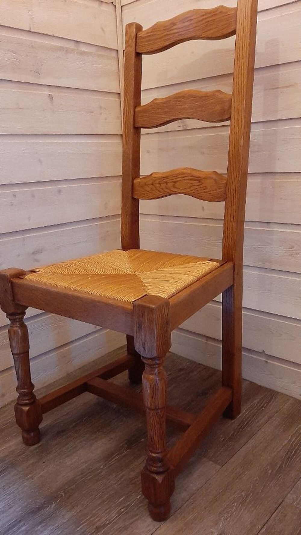 CHAISES EN BOIS MASSIF Meubles