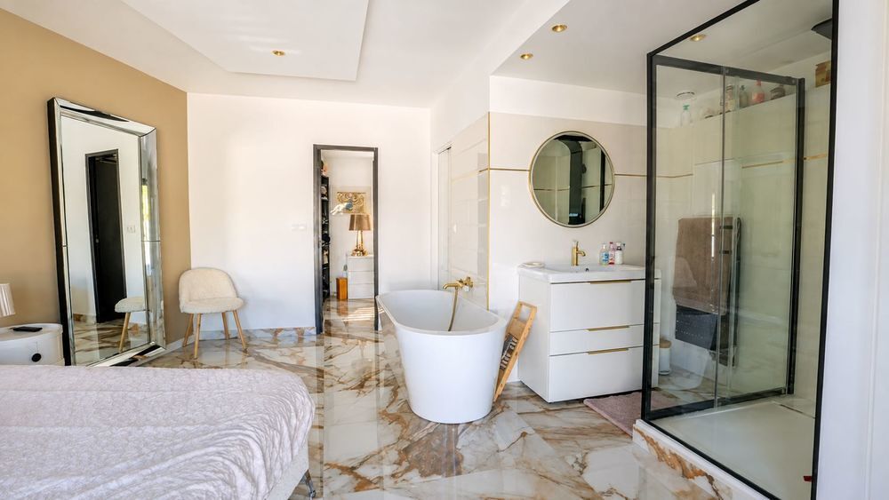 Vente Maison Propriété 279 m² avec piscine €