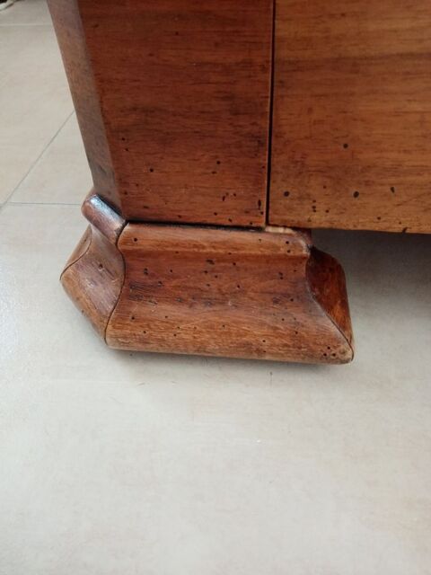 buffet 2 portes en noyer massif 850 Draguignan (83)