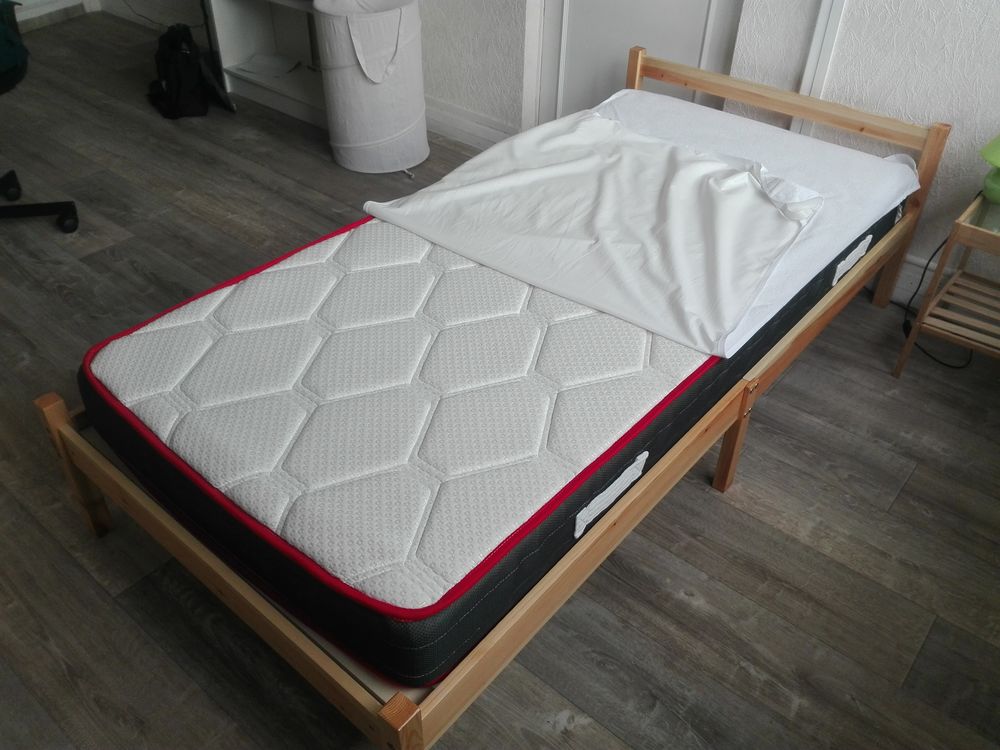 Cadre Lit Bois + Matelas Memory Foam 
Meubles