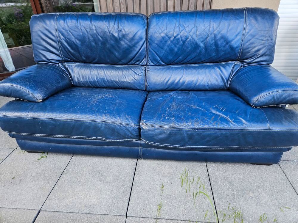 je canap&eacute; en cuire bleu confortable 120 euros Meubles