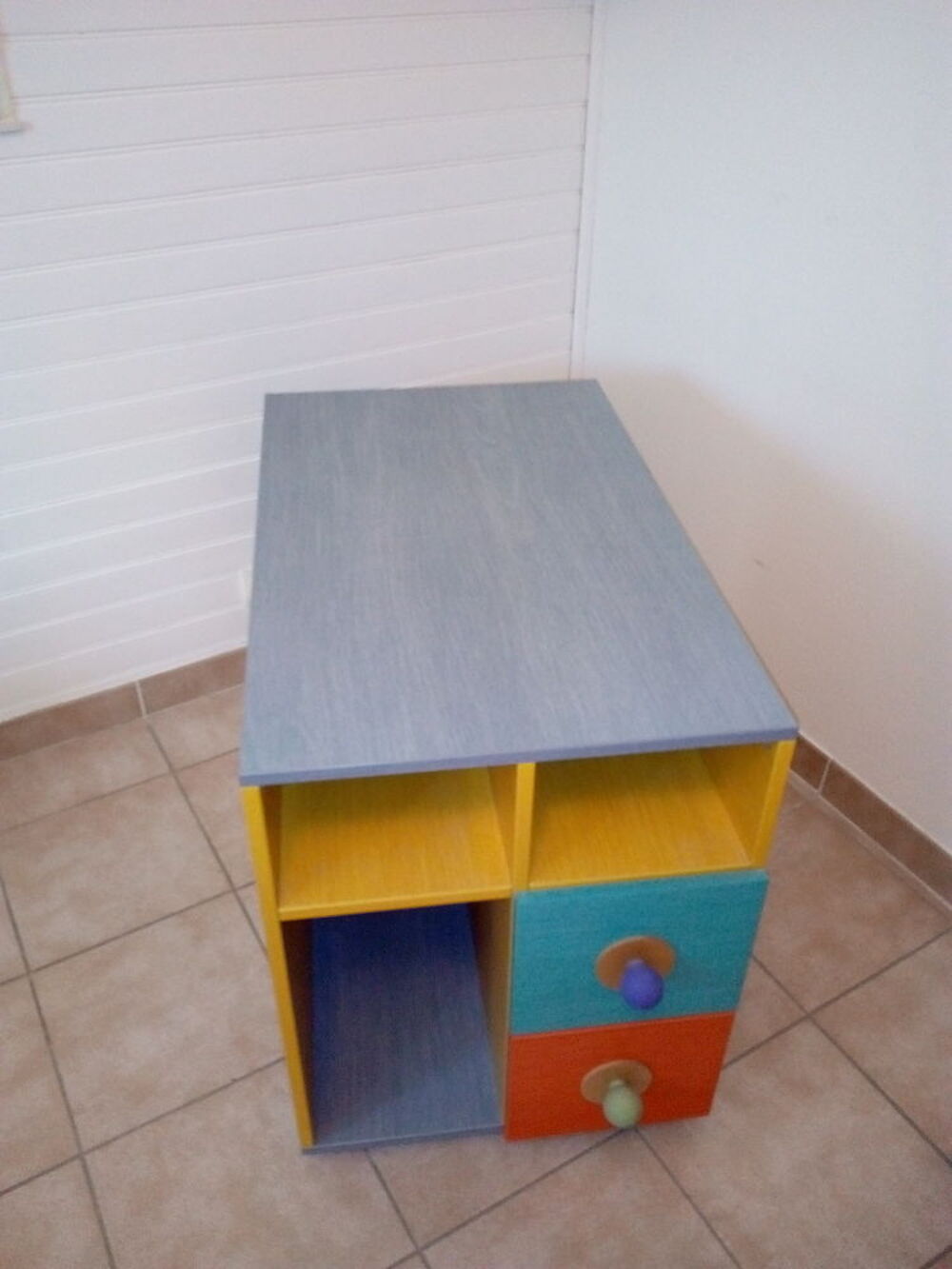Armoire et chevet pour chambre d'enfant marque Foppapedretti Meubles