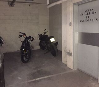  Parking / Garage à louer 12 m²