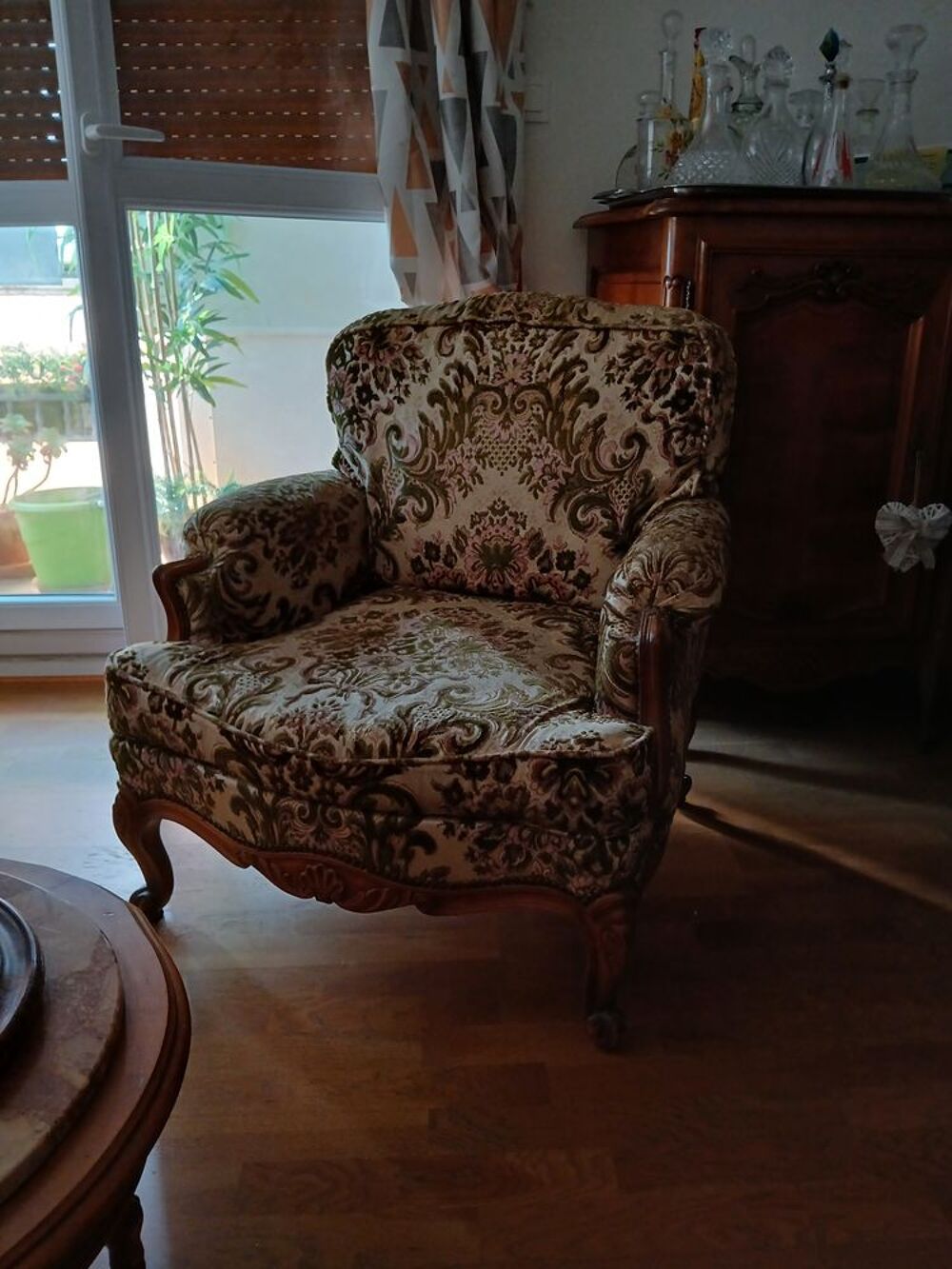 Canape fixe + 2 fauteuils en velours rose et vert
Meubles