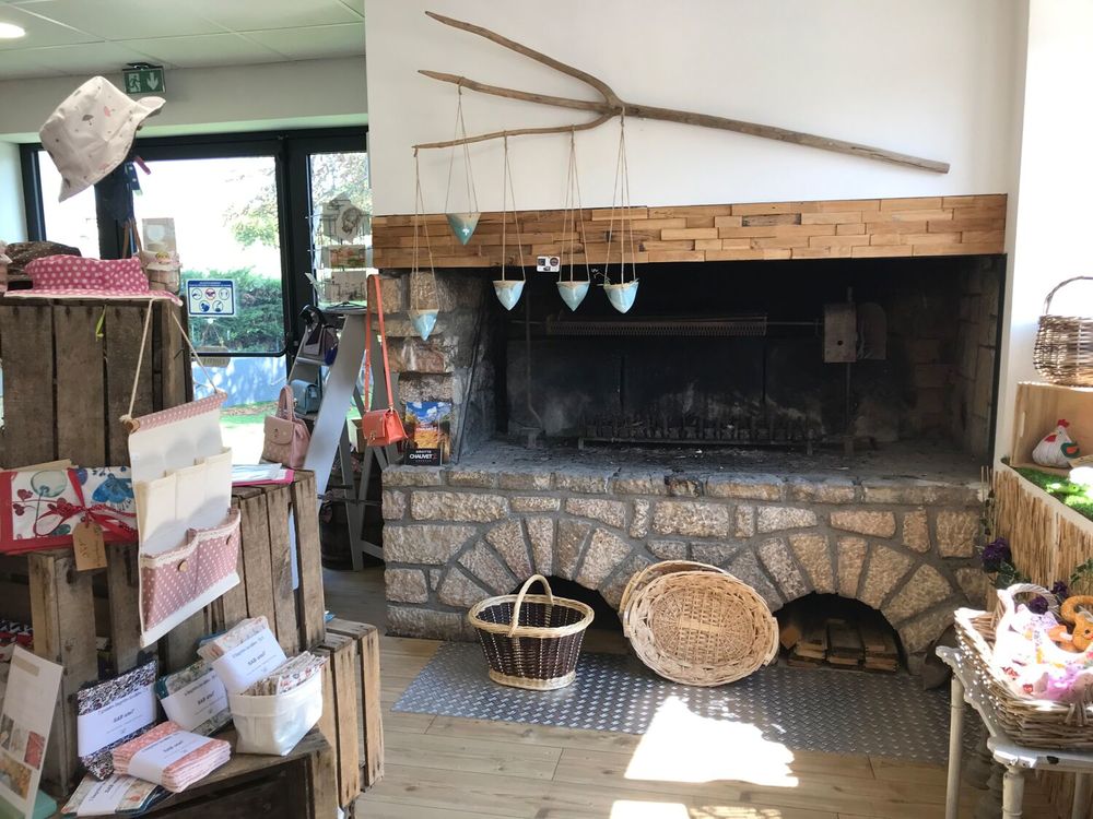 Vente Loft Ardèche Méridionale
Local commercial + 2 Appartements Saint-paul-le-jeune