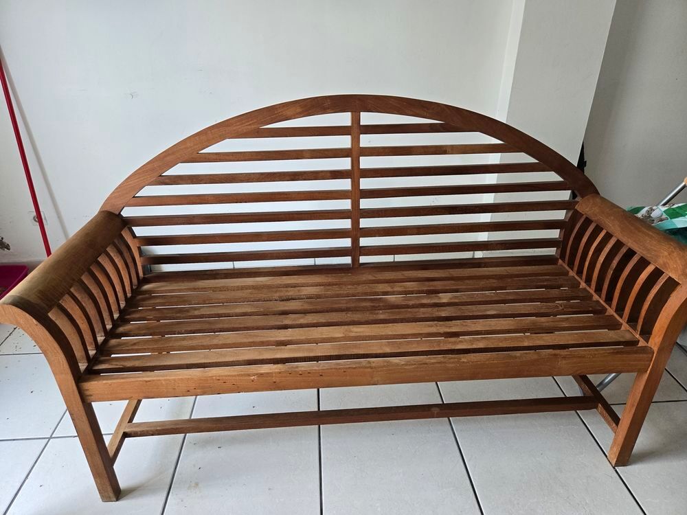 Canap&eacute; et fauteuil en teck Meubles