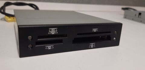 Lecteur de cartes m�moires interne  3.5 4 Milhaud (30)