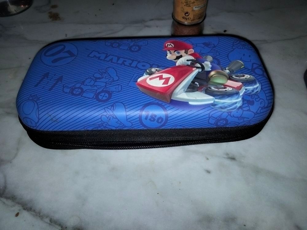 Switch Lite + 26 jeux + Housse de transport + Chargeur Consoles et jeux vidéos