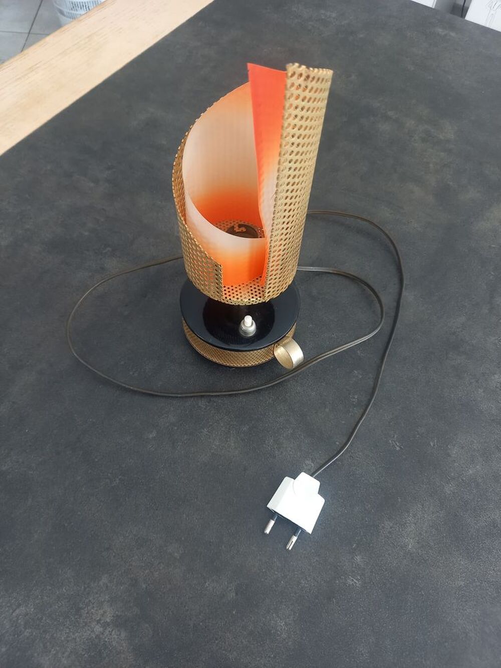 Lampe de table vintage T&eacute;l&eacute;-Ambiance ? ann&eacute;es 60/70 Décoration