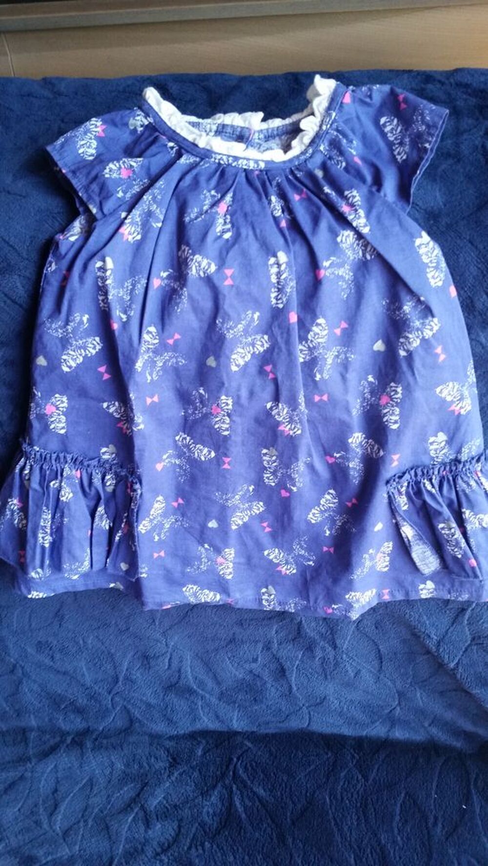 V&ecirc;tements de marque en tr&egrave;s bon &eacute;tat de 6 mois &agrave; 1 an. Vêtements enfants