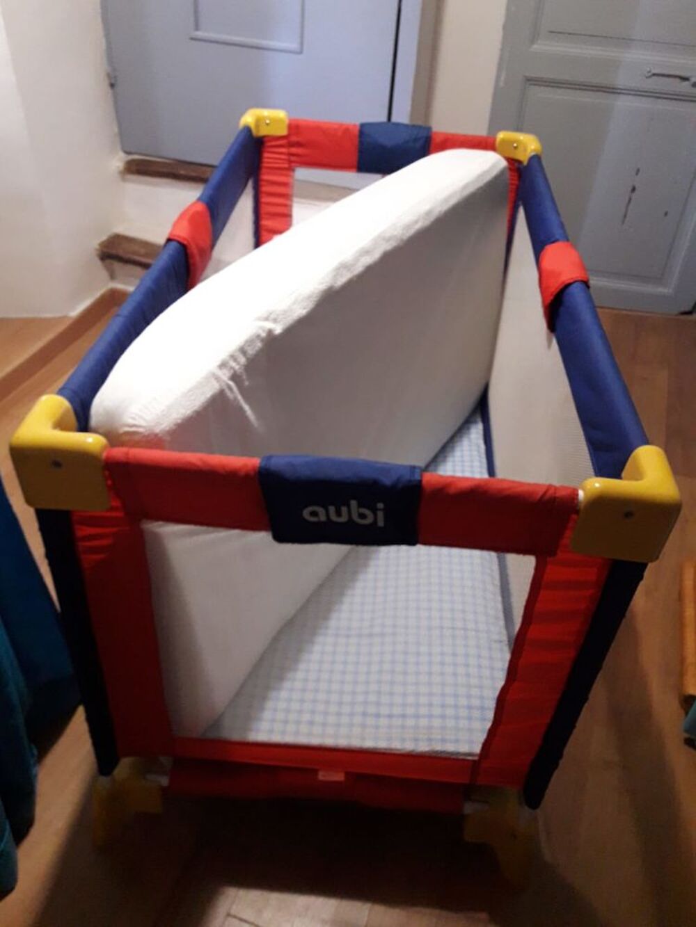Lit parapluie babid&eacute;al et un matelas de confort offert Mobilier enfants