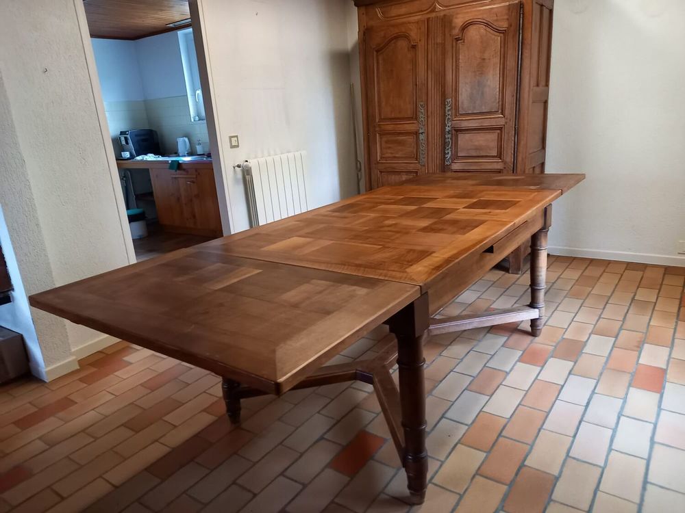 Belle table repas plateau marqueterie Meubles