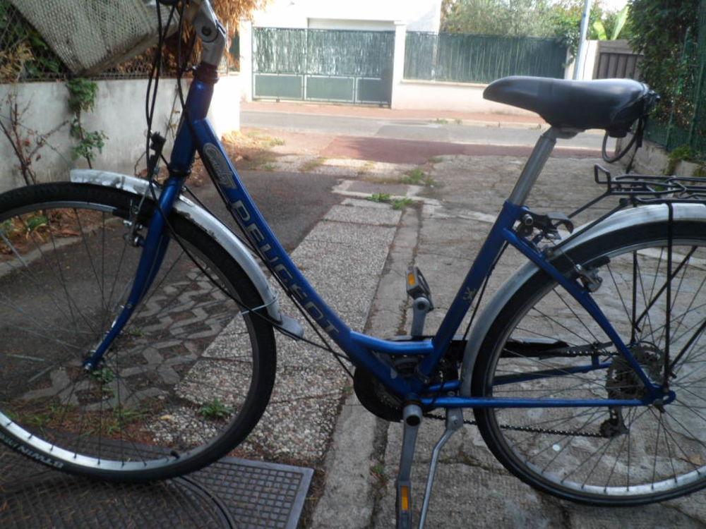 VELO FEMME 28 POUCES Vélos