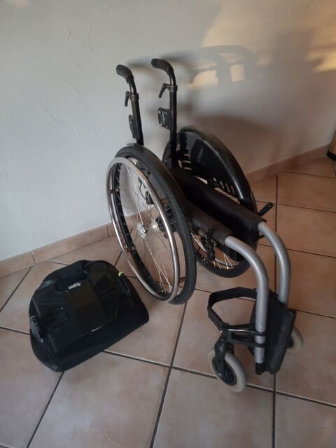 Fauteuil roulant pliable Kushall Matrx -Mx1 550 Tignieu-Jameyzieu (38)