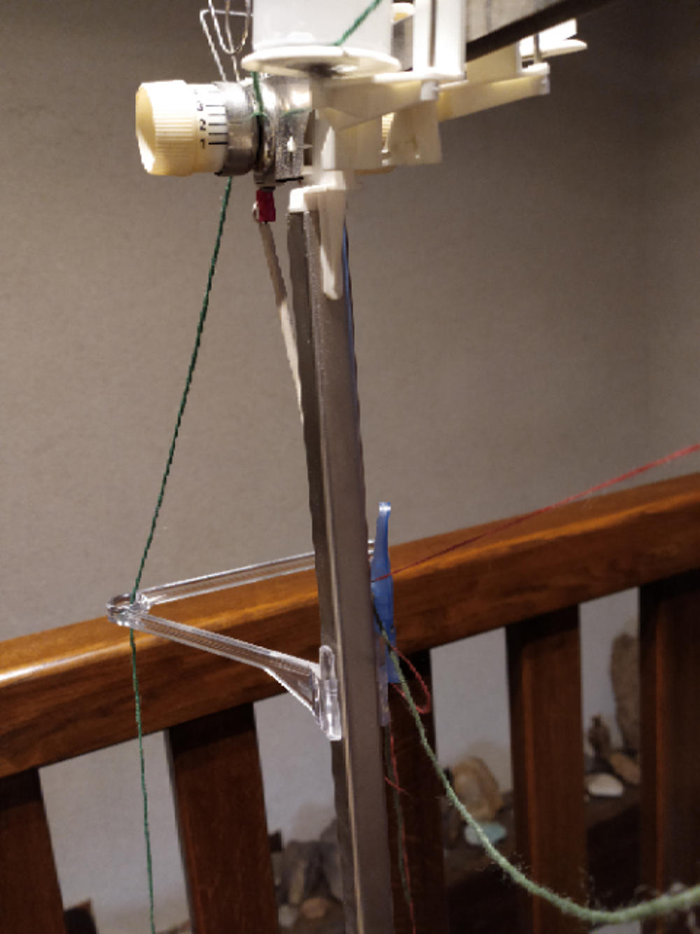 Recherche des mats pour guides fils de machine a tricoter Electromnager