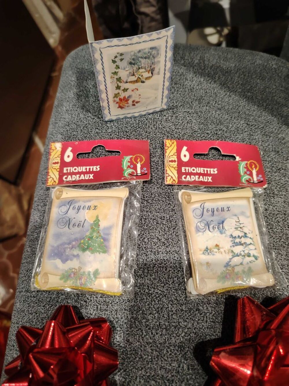 DECORS DE TABLE ET RUBANS PAPIERS DE NO&Euml;L. Décoration