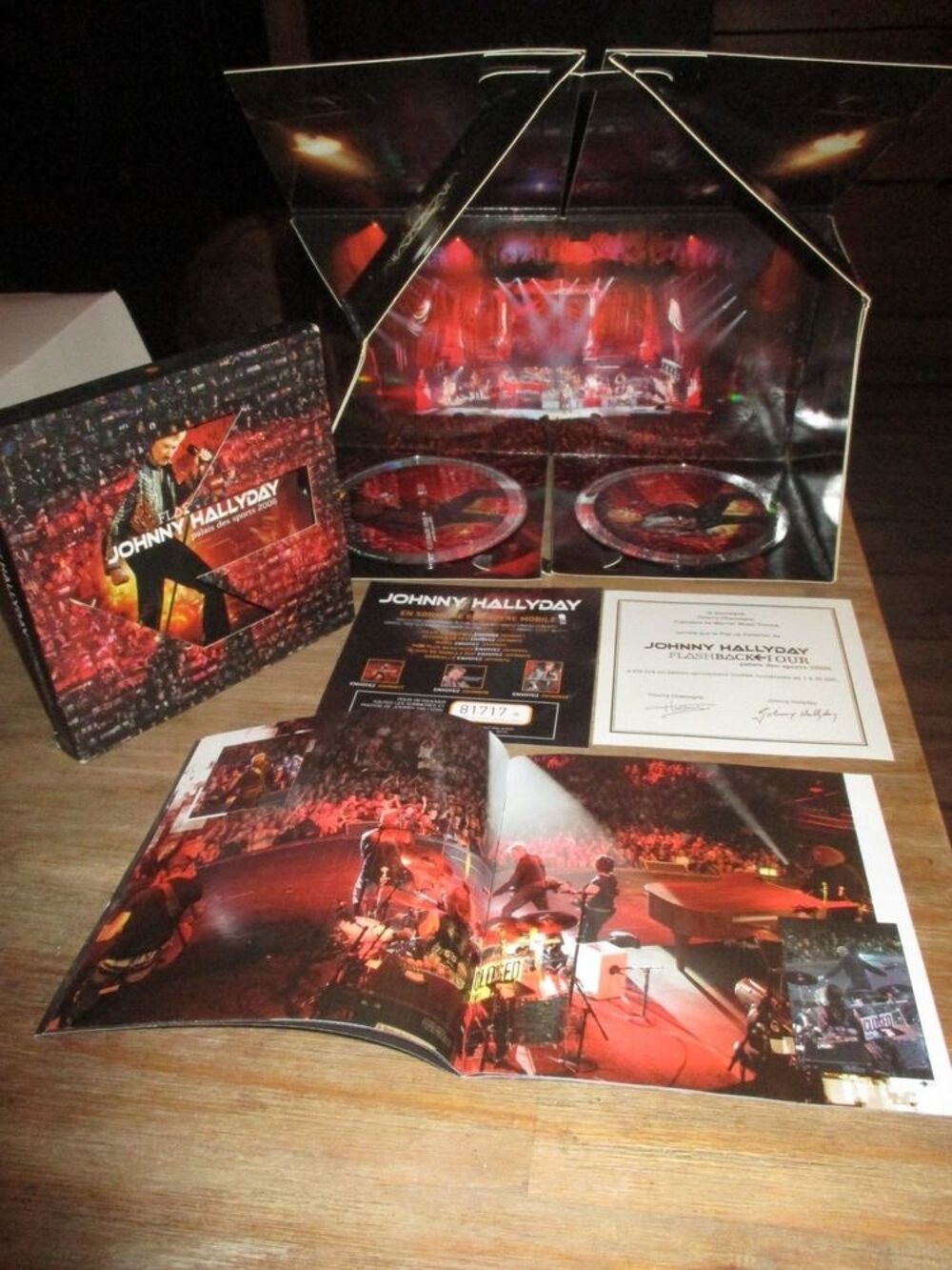 2 CD J. HALLYDAY FLASHBACK TOUR PALAIS des SPORTS 2006 N&deg; CD et vinyles