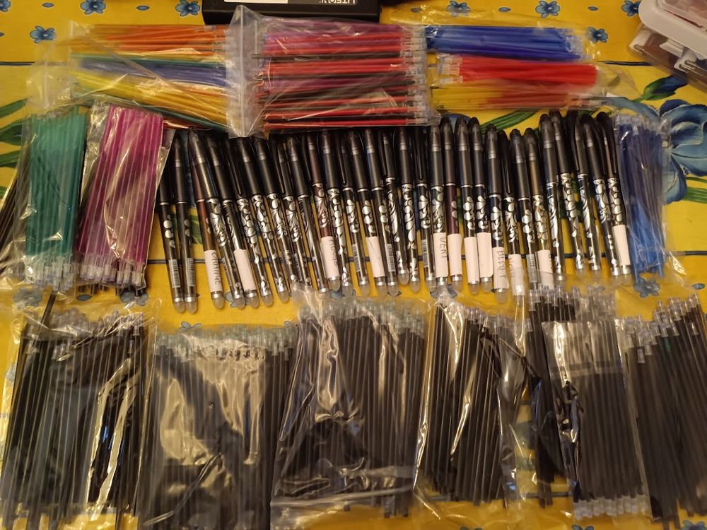 30 stylos gel erasables 12,9cm mine de 0,5mm + mines Décoration