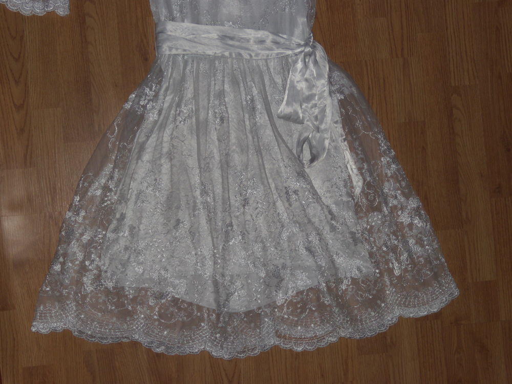 robe de mari&eacute;e de style charleston Vêtements