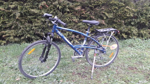 Vlo VTT bleu pour enfant environ 10 ans. 75 Montauroux (83)