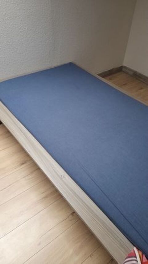 lit une place 110 Lure (70)