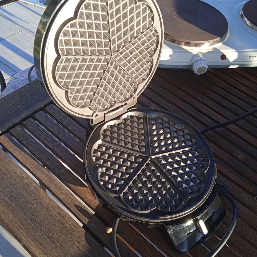 Gaufrier sylvercrest forme coeur tr&egrave;s bon &eacute;tat Electroménager