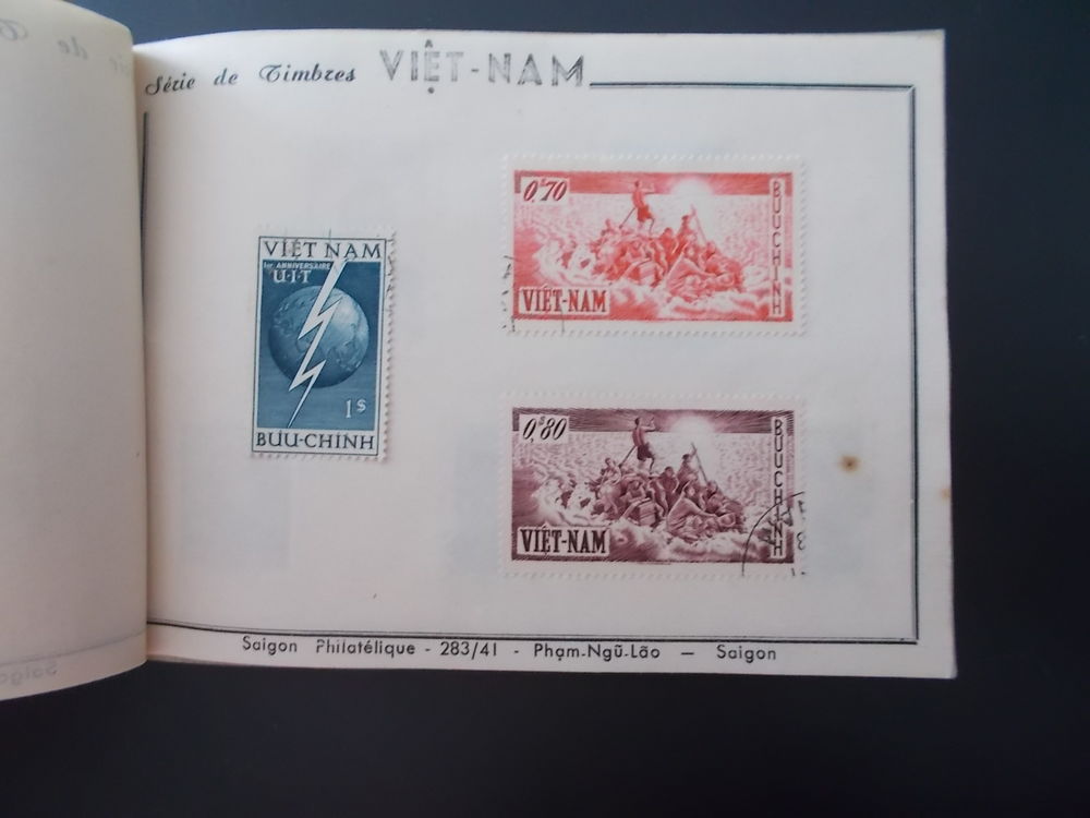 Fascicule de TIMBRES DU VIETNAM des ANN&Eacute;ES 50 