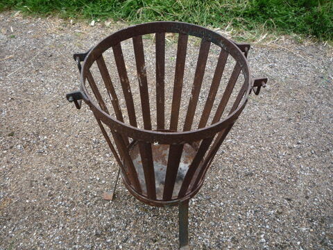 Brasero/porte vase/fer
65 Castres (81)