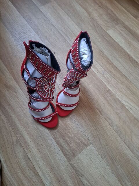 Sandales printemps/t 25 Paris 18 (75)