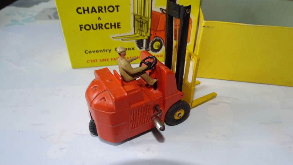 
V 52 DINKY TOYS
CHARIOT A FOURCHE 
Coventry Climax
Jeux / jouets
