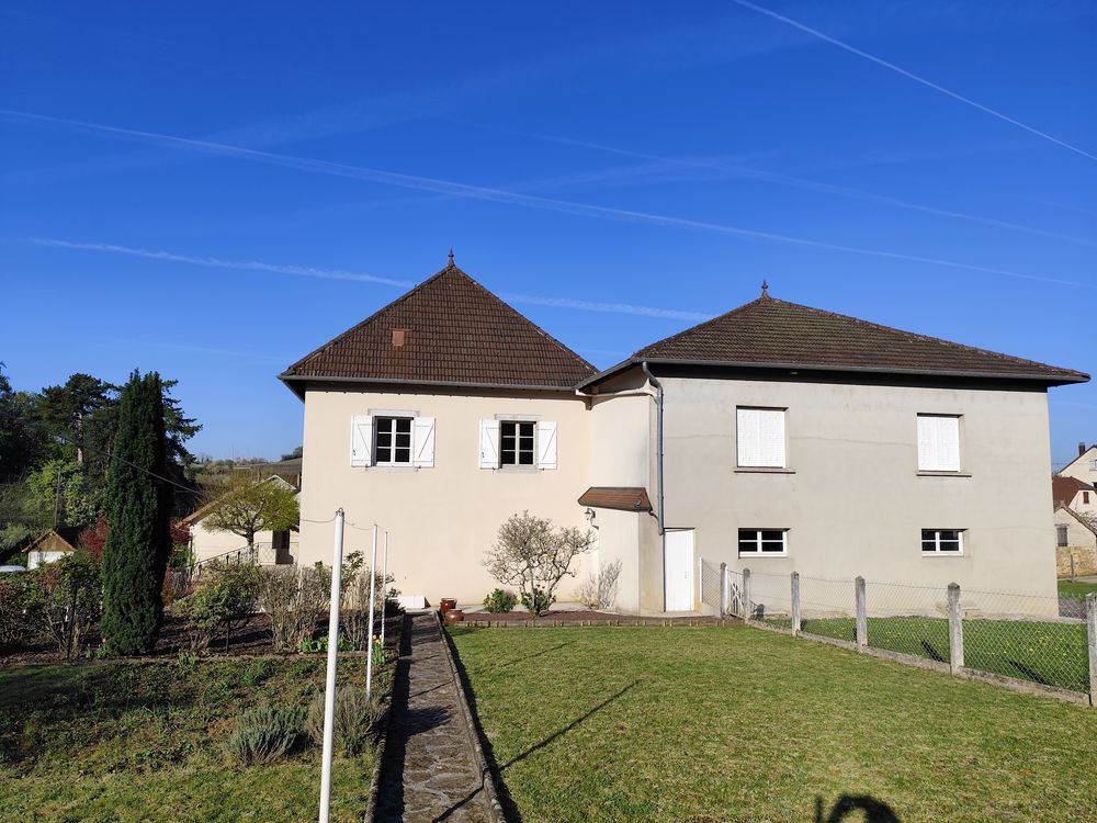Vente Maison Demeure d'exception avec gd bâtiment jumelé à fort potentiel Arbois