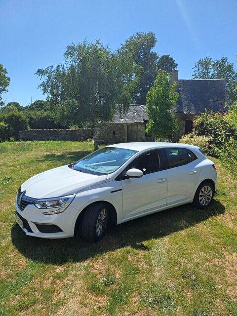 Renault megane iv M&eacute;gane IV Berline TCe 115 FAP Bus
