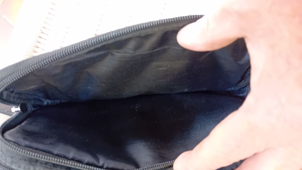 CHABRAND Sac banane HOMME NOIRE. TBE Maroquinerie