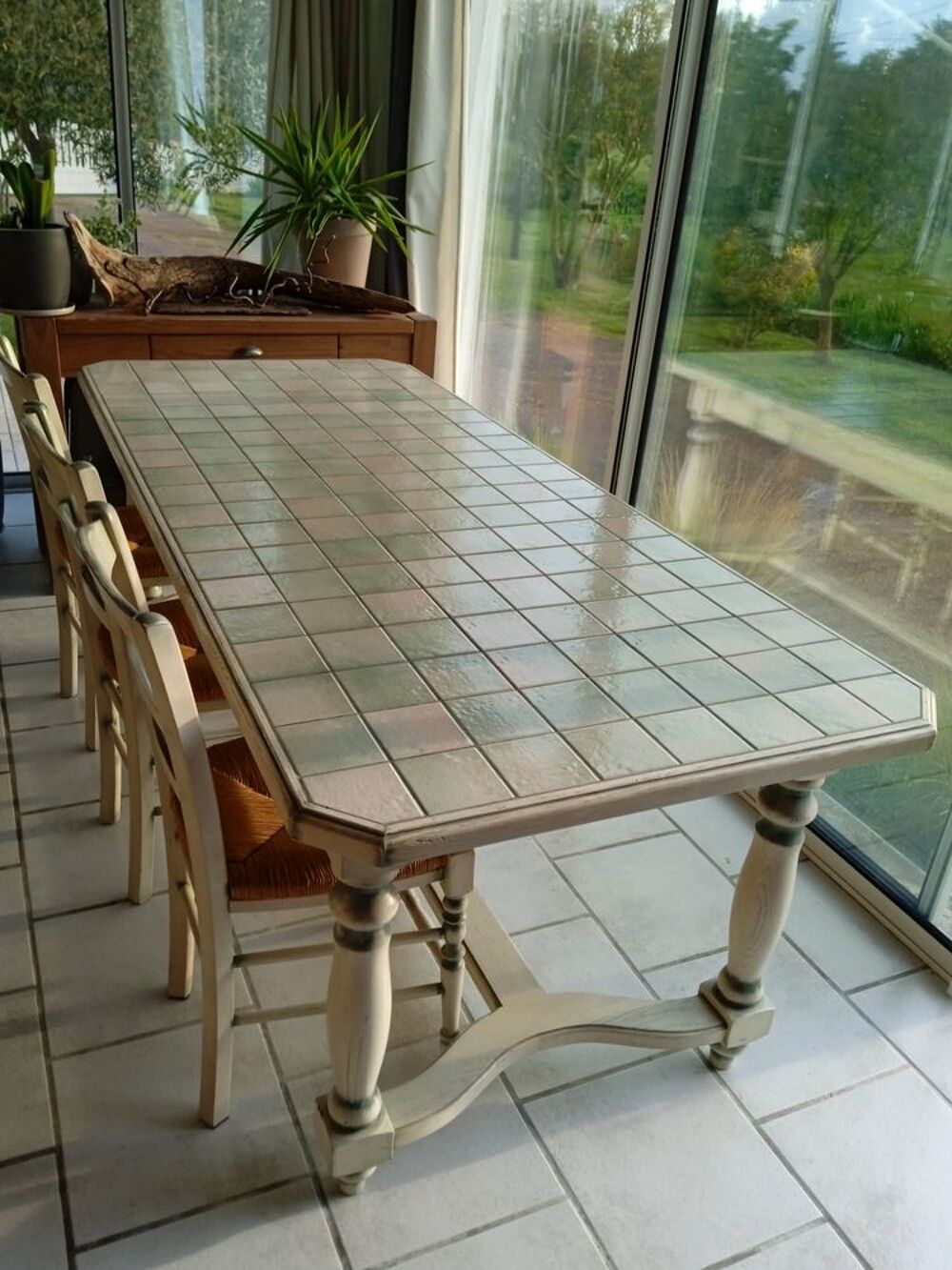 Table et 6 chaises Meubles